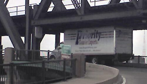 Driver wedges truck on Government Bridge